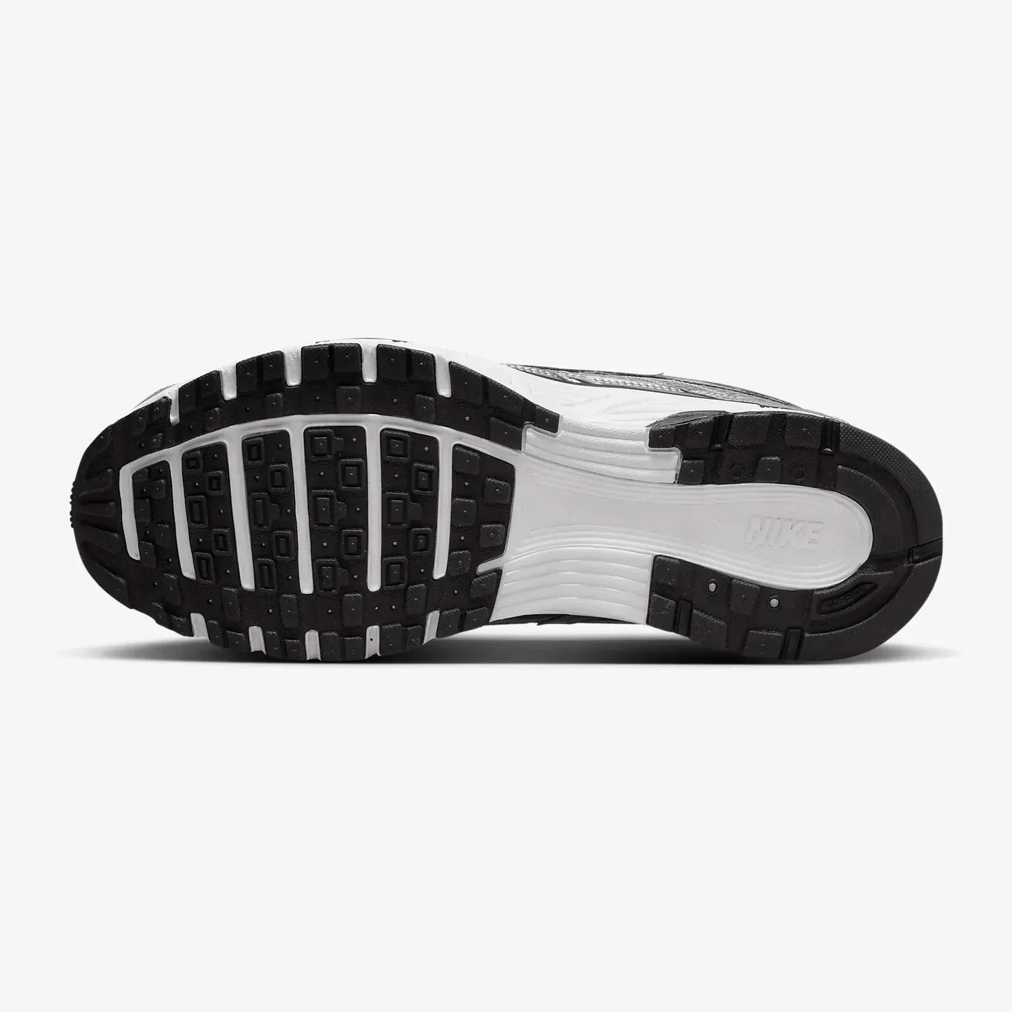 NIKE P 6000 GRIS PLATA