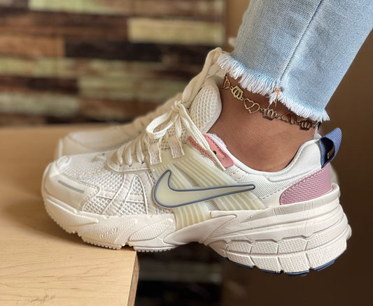 Nike Vomero Beige Rosa