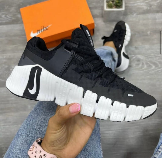 NIKE FREE DAMA Y CABALLERO