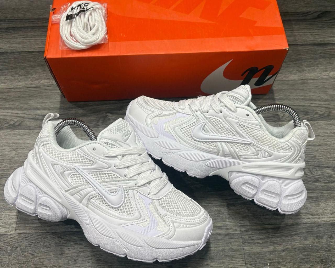 NIKE V2K