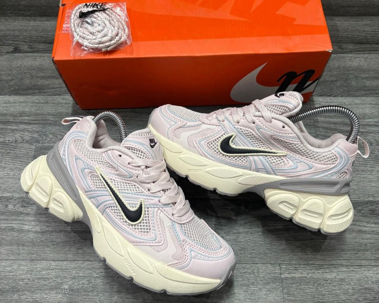 NIKE V2K
