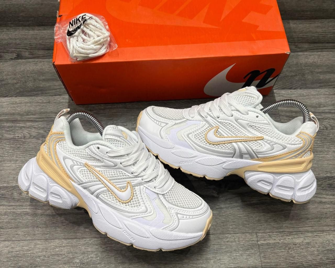 NIKE V2K