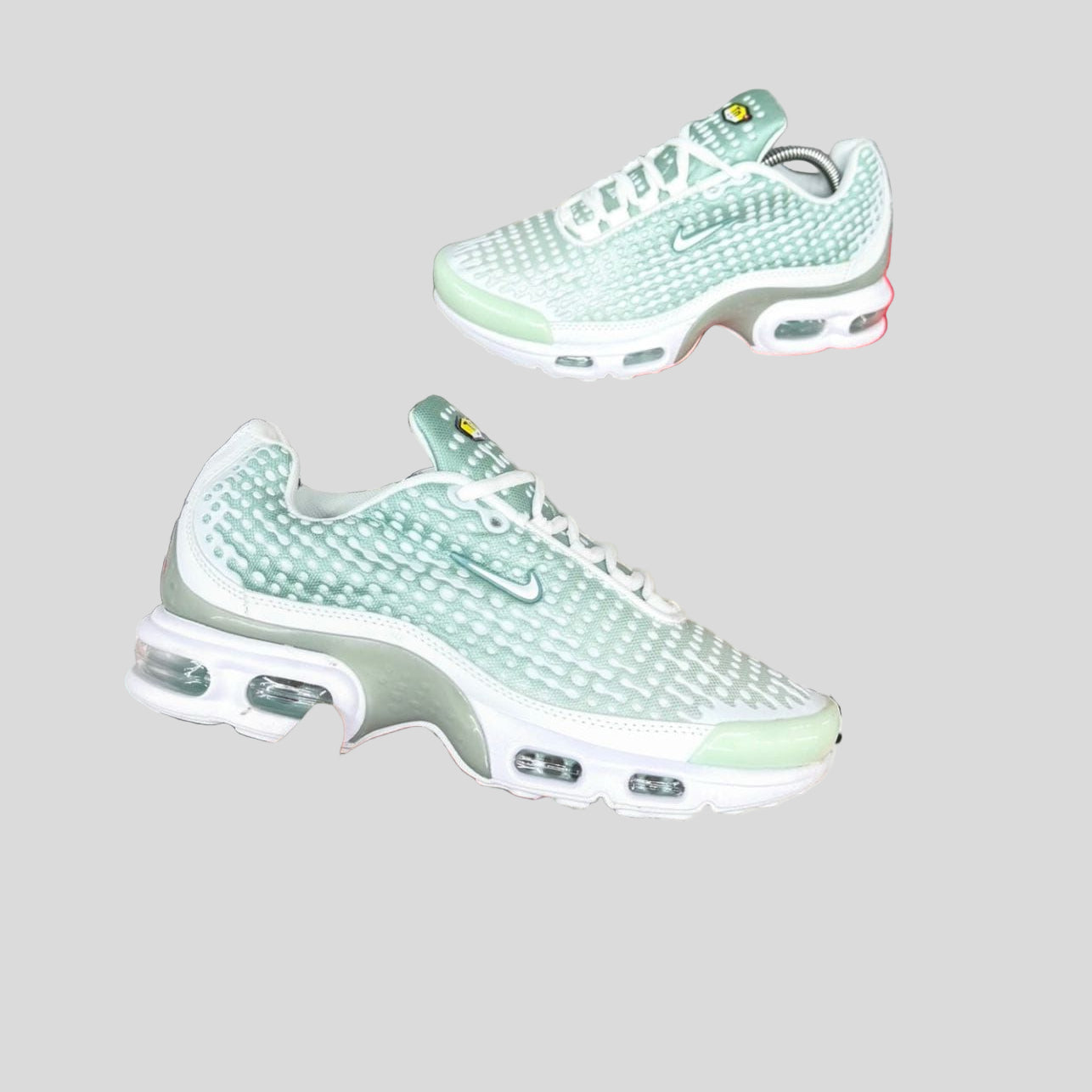 NIKE AIR MAX PLUS