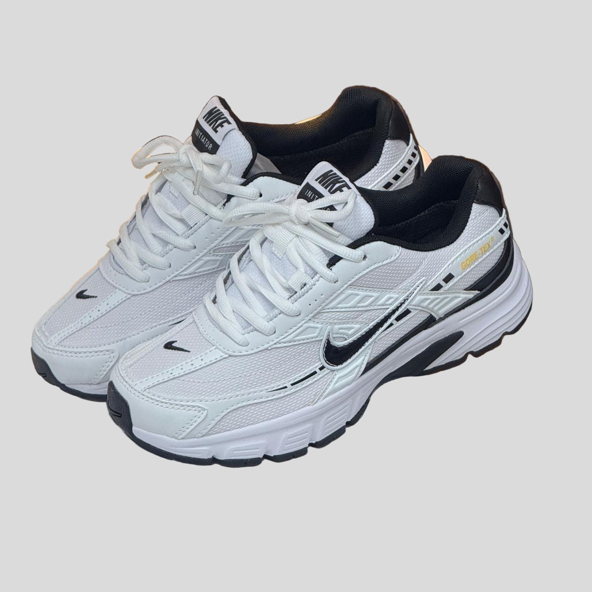NIKE INITIATOR