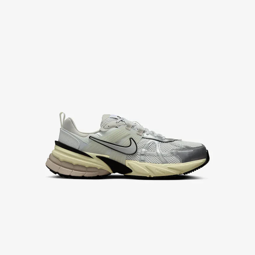 NIKE V2K BEIGE
