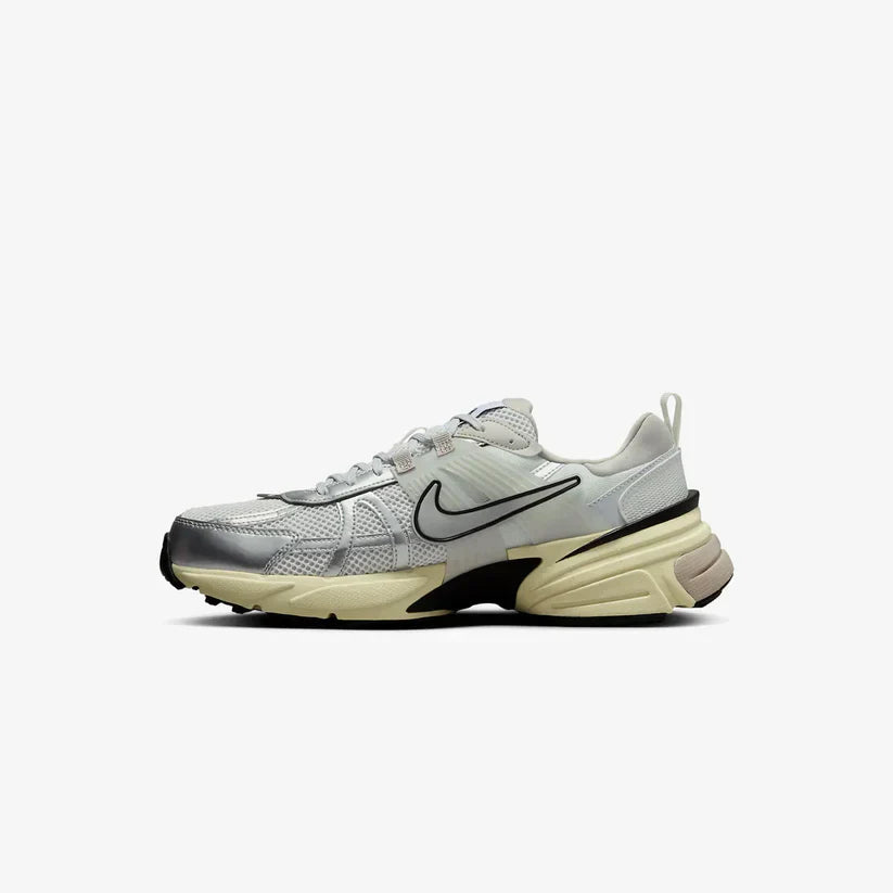 NIKE V2K BEIGE