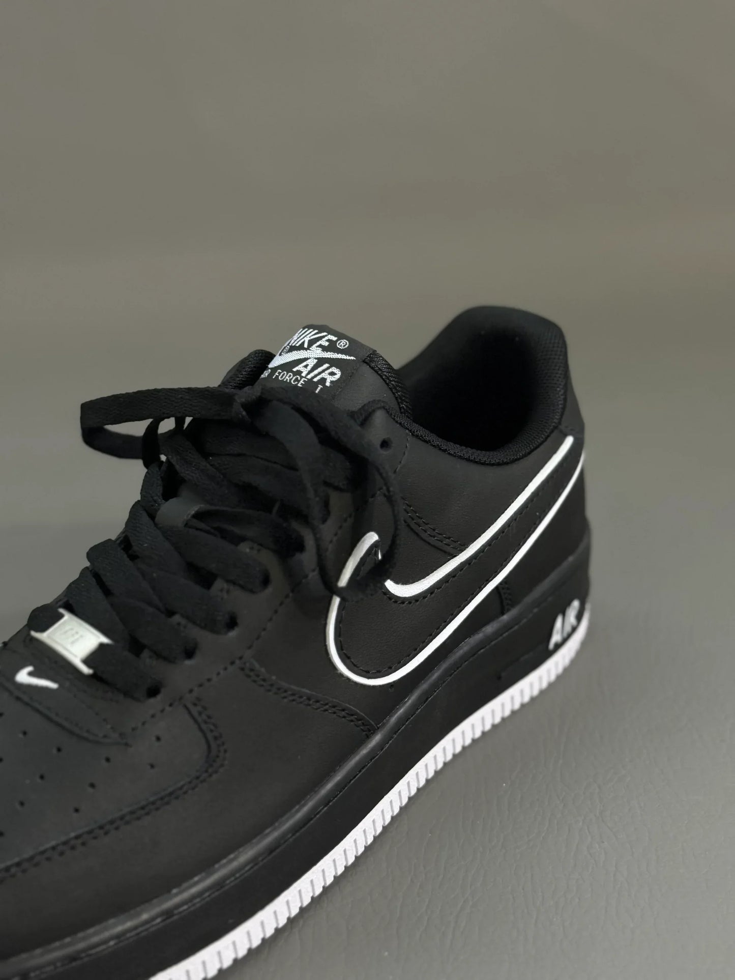 NIKE AIR FORCE ONE NEGRO/BLANCO