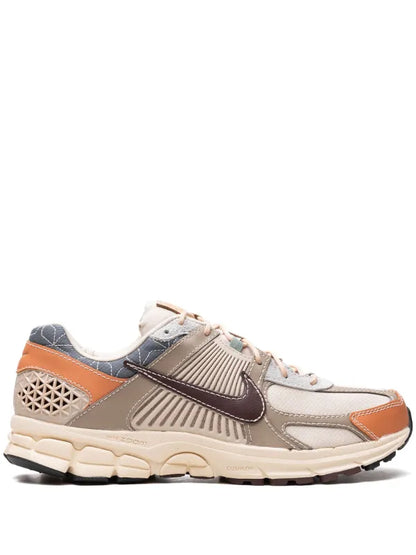 NIKE ZOOM VOMERO 5 SASHIKO.