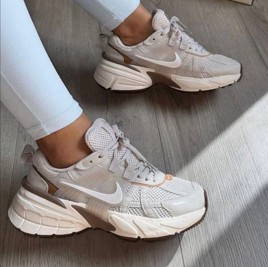 NIKE V2K CAFÉ