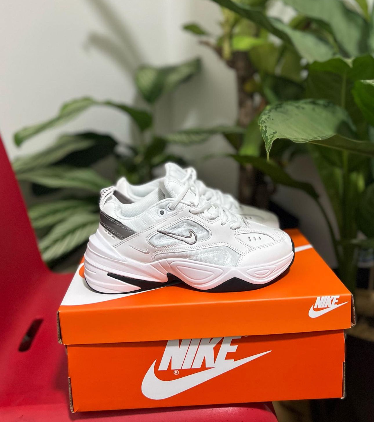NIKE TEKNO BLANCO - GRIS