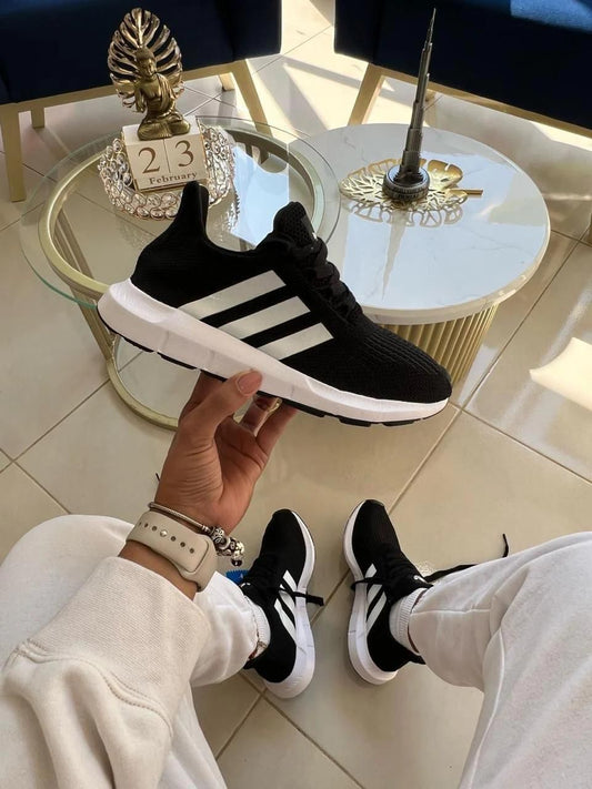 Adidas Swift Damas y Caballeros