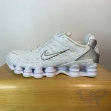 NIKE SHOX